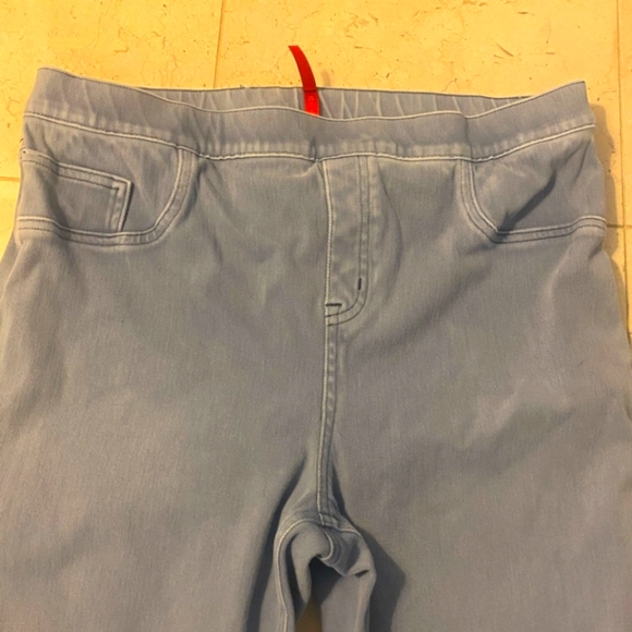 SPANX Light Blue pull on skinny jeans ๐ - Picture 4 of 4